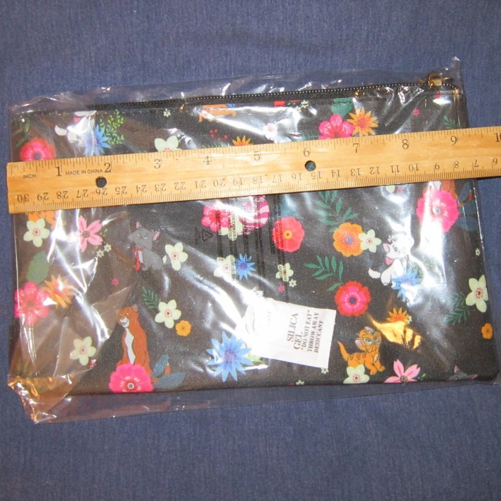 Disney cats makeup cosmetic bag Hot Topic - Picture 3 of 6